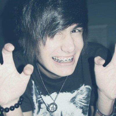 Use to be; @Fierce_Pierce_M

If you would be loved, love and be lovable.
(RP;Bi; MV)