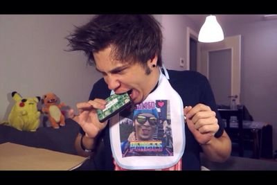 AlexoteOMG's profile picture. Scooter rider. Level-13. La television a la basura, VIVA YOUTUBE!!!!