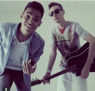 Amor de fã não se explica, não se entende...
Apenas sente,apenas ama! Yuri e Renan ❤ Música de lançamento #AgoraVoceVem