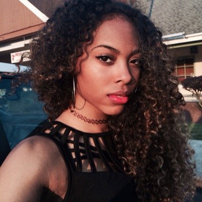 Main Acct// @lucki_starr • Singer, Actress & Model • @luckigurlz •