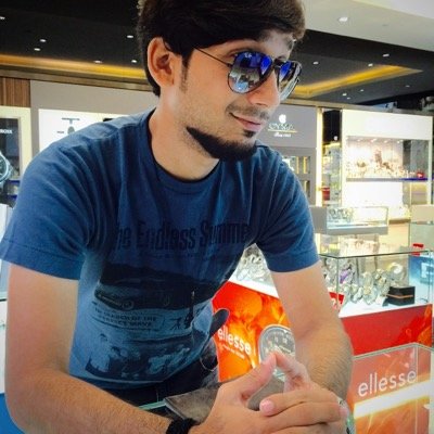 Aspiring Writer. Official; -Website https://t.co/0CB8xKWyoj -Twitter© https://t.co/TxSiQraZF5 -Instagram @waqqie