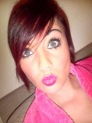 melissamcgarry4's profile picture. Fuck me Sideways.....

You see THAT girl, yeah me...
I seems so invincible right.
but just touch me & I'll flinch.
I have secrets & i trust no one.♥