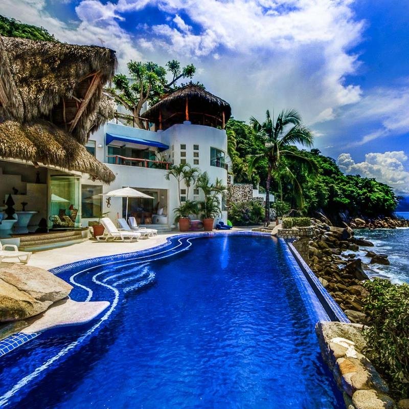 Welcome to Casa San Sebastian the most exquisite & talked about luxury villa on Puerto Vallarta’s exclusive south shore.