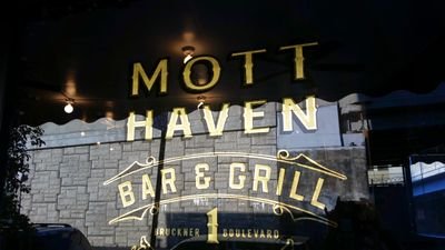 Mott Haven Bar & Grill
1 Bruckner Blvd
Bronx,  NY 10454
Tel: 718-665-2001
Fax: 718-665-6914
http://t.co/gWOtb6Aop9