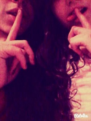 two_girls_swag's profile picture. si tu parle dans notres dos sache que tu a trouvé ta place loin derrière b*tch