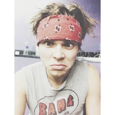 Hiya! @nashtonscake is the main but just tell me what layout you want and i will dm it to you