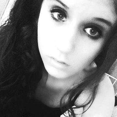 snapchat: shannon_nicole6 instagram: @andsoshesmokes