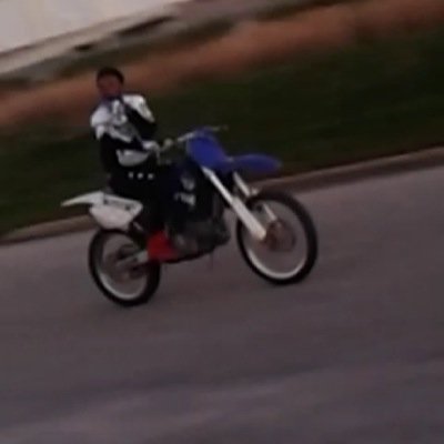 just a dude trying to make it in this world.. bikelife schoollife and carlife is my life!