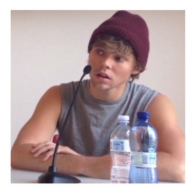 hey, would you please follow @lwtbutton + @uanjesy