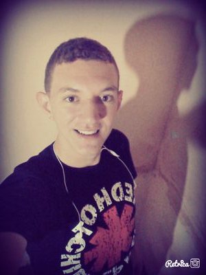 Cia Garret 
Whats: 88 93201318 
Rock 'n' roll 
Insta: @richard.biersack
Face: Richard Biersack
Sou fã das porradas q a vida nos dá