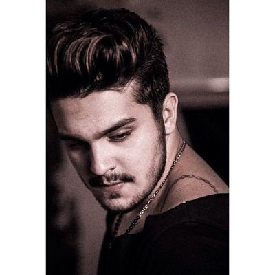 Ele tem o brilho das estrelas nos olhos e a lua crescente no sorriso!  Tio Júnior respondeu - 18/06 ás 17:16    Since: 04/02/14