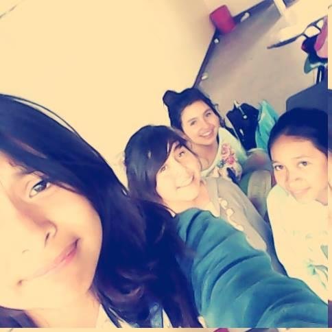 me encanta la musica en ingles sam i cat i el color morado y kisiera tener muxos freinds tengo14 y mi cumple es 29 de junio