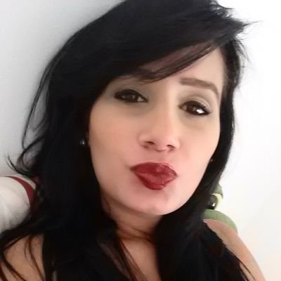 Cada um sabe a dor e a delícia de ser o que é.