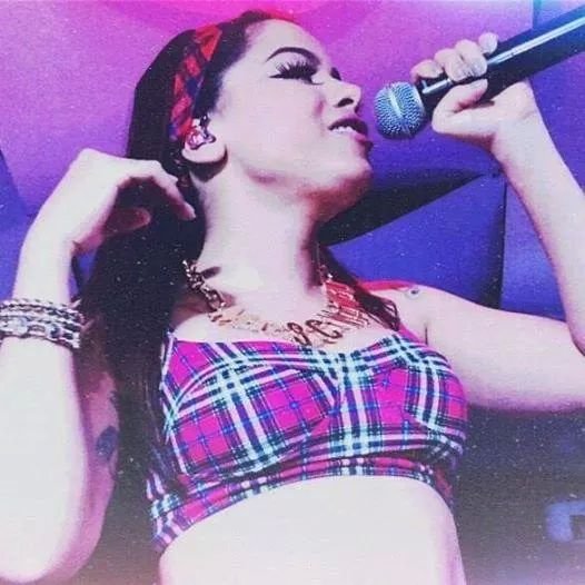 Esse FC é dedicado a esse ser que alegra todos os meus dias ,Que é Linda,maravilhosa e cheias de outras coisas ,Mas é você que faz com que o meu dia seja lindo!