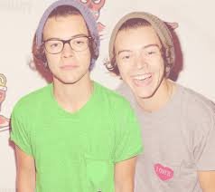 Harry here (single) hi I am Edward (single )