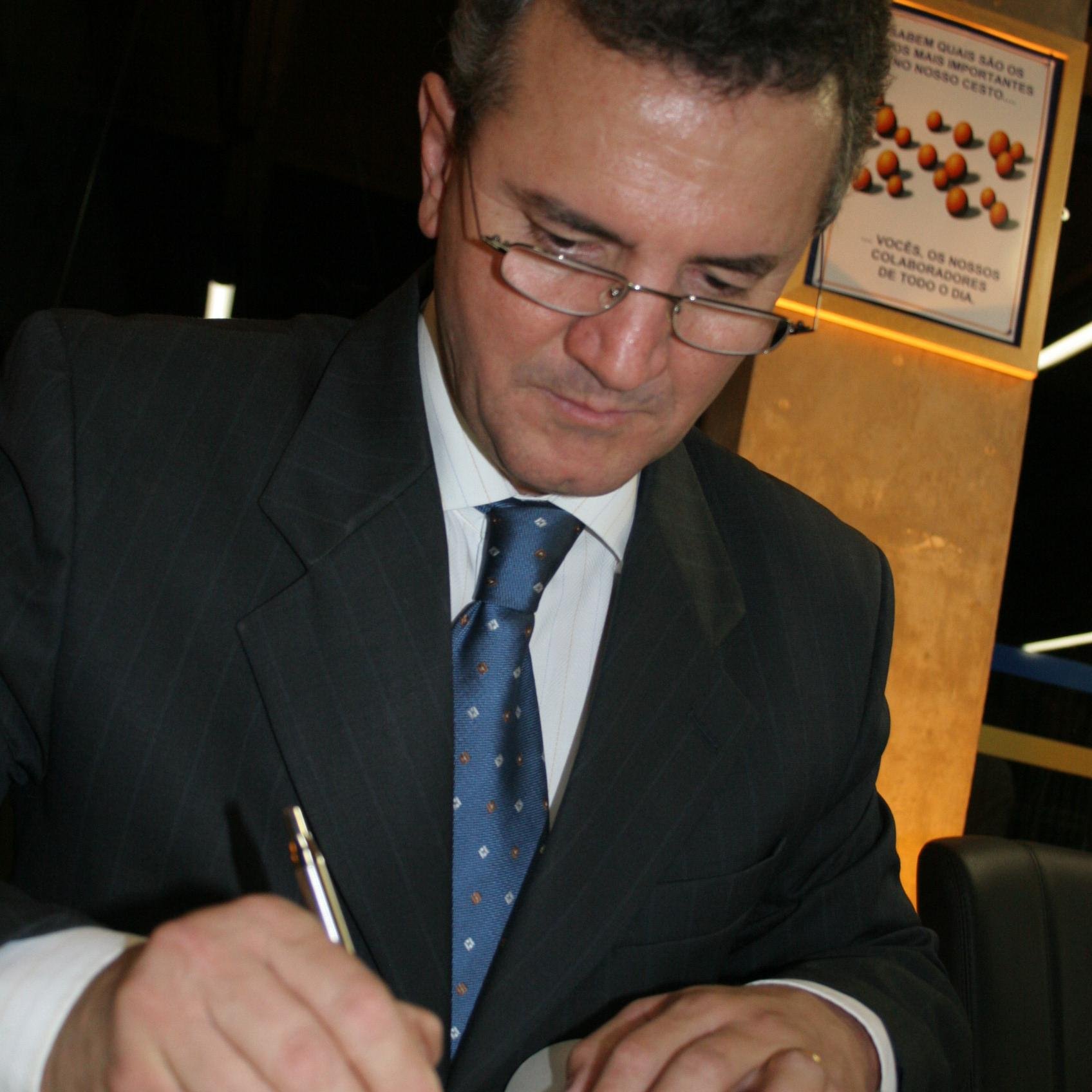 osmarpiresjr's profile picture. Aposentado após 37 anos de serviços, ecólogo, escritor, membro fundador da cadeira 29 (patrono: Attílio Corrêa Lima) da Academia de Letras de Goiânia.