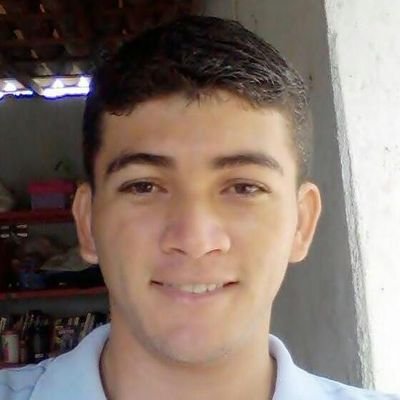 Só sendo rei
Só sendo assim eu faço e desfaço calo o que quiser
Eu sou o rei
Quero você pra ser só minha
Sempre sera minha rainha isso eu sei...
