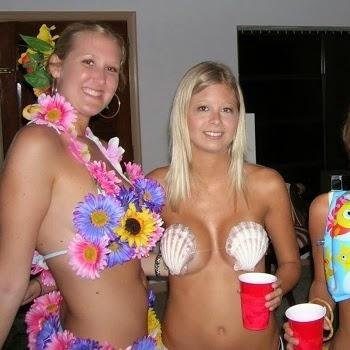 Looking for the sexiest white girls! DM me or tweet me to be featured!
