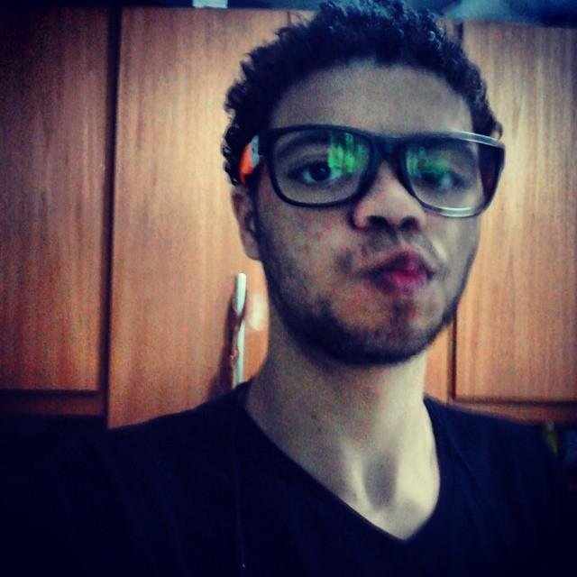 cuidado em quem vc confia, lembre-se que o diabo era um anjo...