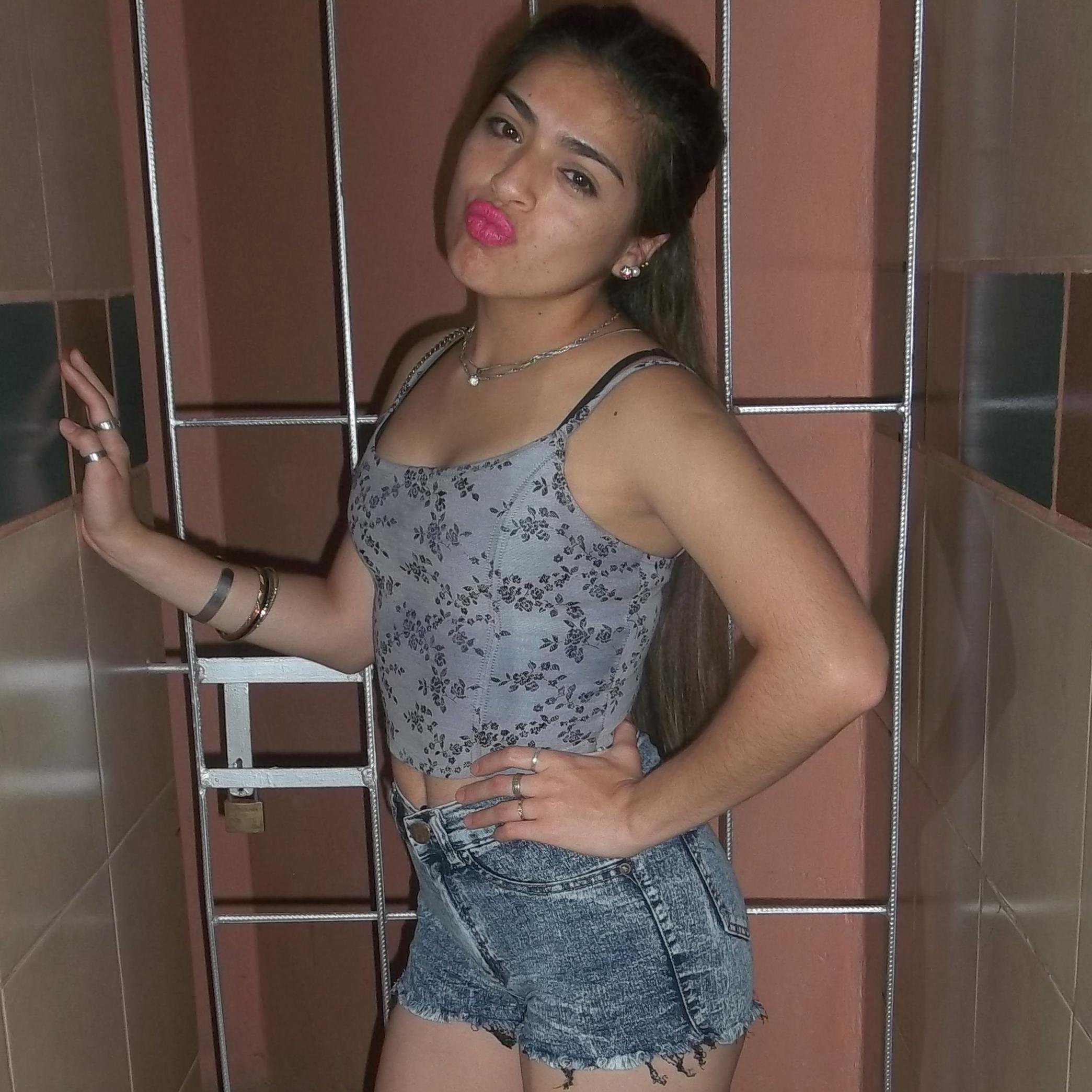 Sonreír solo y por placer ♥ !! Voy a reír, voy a bailar, vivir mí vida3