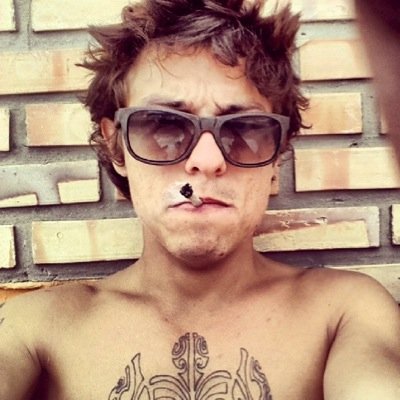 30 anos, gáucho e vivendo a vida buscando sempre o melhor e a felicidade. Pois eu sei o que me faz FELIZ.