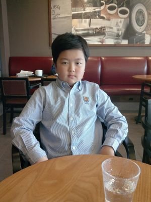 bbc985512's profile picture. 부산에 살고있는
홍영표 입니다