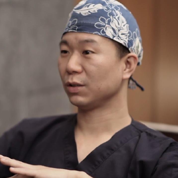 성형외과전문의.
#탈모_#모발이식전문.
밴드 쵸코시럽 기타리스트