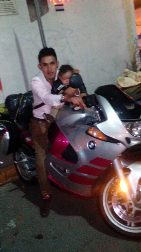 soy un desmadre y vivo la vida a lo k da