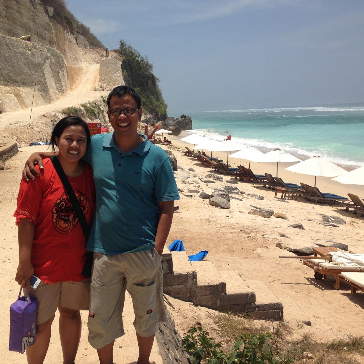 PecintaLotek's profile picture. a day dreamer | a housewife | hates politics, it sucks!!