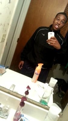 trillest nigga 
NMBH
freshmen
follow fr gloo3