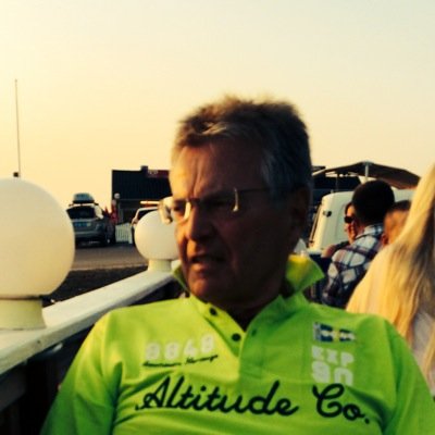 CarlakeG's profile picture. Tidigare Ambulanssjukvårdare i Region Kalmar län. Tidigare Brandman Västerviks kommun. Tidigare Förbundsdomare SvFF.