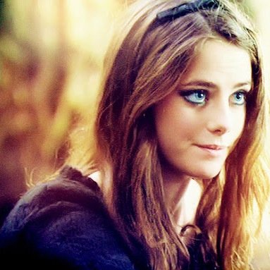 embrace your weirdness // skins ♡