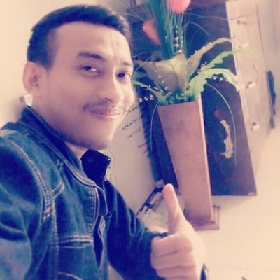 hidup ini indah 
hadapi dengan Senyuman
