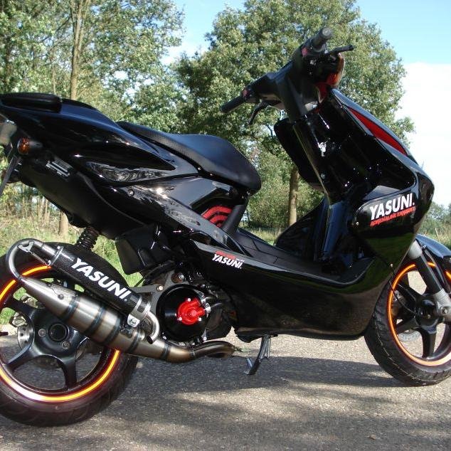 Scooter onderdelen winkel Amersfoort - Max & Mitchell Voor contact : Zie onze website / Wij kunnen ook Pools hoor