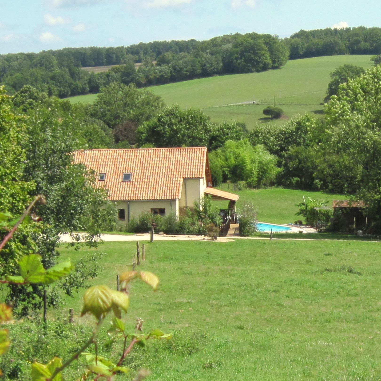 ancheyrat's profile picture. Bi-lingual Francophile, watching the world laugh at those little Englanders who think they still have an Empire. You know who you are, Blojo/Trump fans et al.