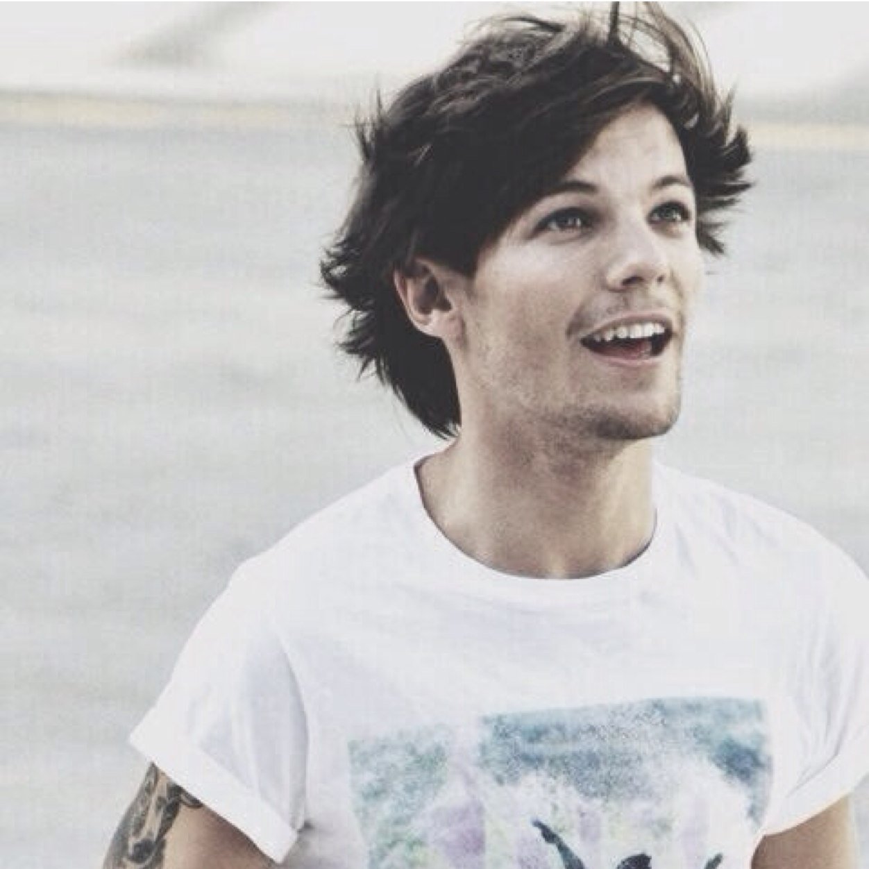 one day ur sunshine is going to follow you so don't lose hope (follow @carliallower ask for a fb)