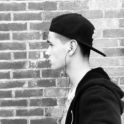 if i get a 300 followers by the end of the year ill make a special live com and if you havent checked out my channel yet its AquaSniping
