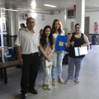 Docente. Patagonico. La mejor revolucion es la educacion. Hago mi aporte para un mundo mejor. Docente que cree en la educacion publica. Casado.