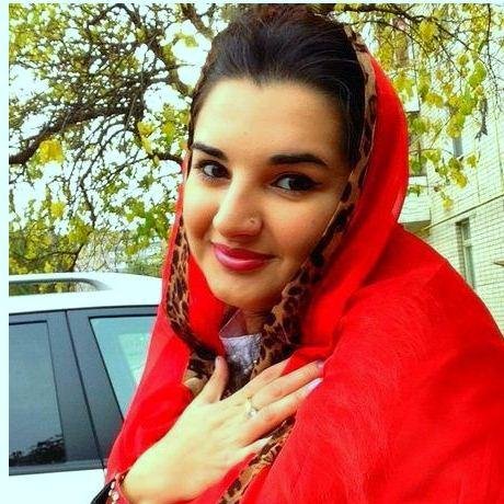 Une jeune #muslima optimiste et tolérante. Née au #Maroc et je vis en #France pour étudier