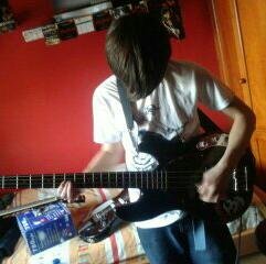 eldelporro696's profile picture. Nací en Masachussets - Alemania y me crié en bergen con el Tito varg vikernes , ahora fumo petas y mato canis con una cuchara Pd: 4 pavos el gramo