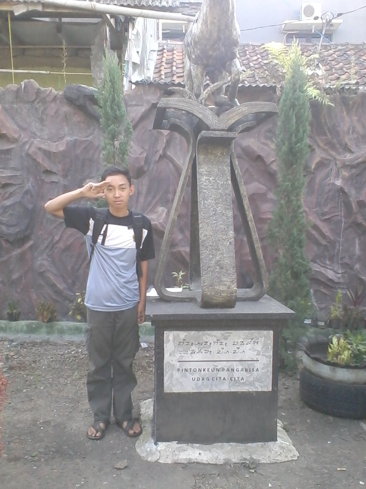 Nama : R Ayi Hendrawan Supriadi | Religi : ISLAM | Panggilañ : Ayi | Sob follow ya nanti di follback Mention | | Ayi Subang