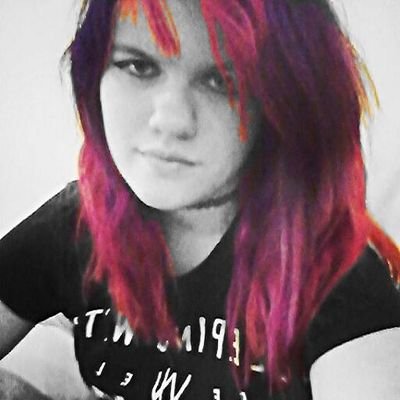 MHS *15* Anime fangirl, Band obsessed, and in a relationship with netflix