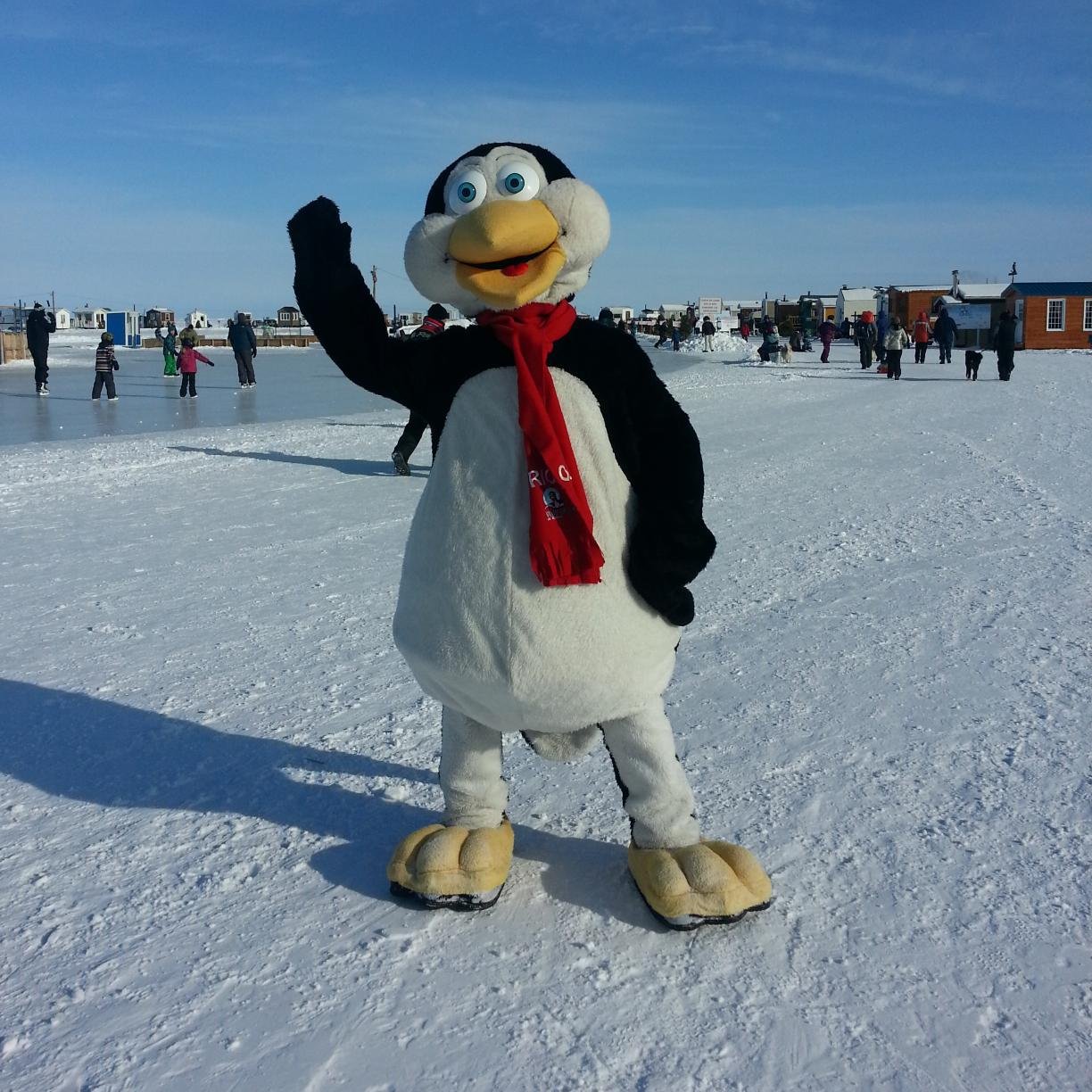 villagesurglace's profile picture. Village d’antan situé sur les glaces du Lac-St-Jean!