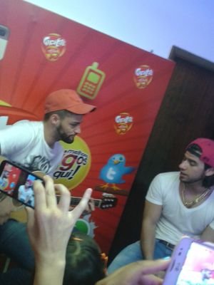 ``  Ount meu anjo, me desculpa, tamo na correria pro DVD aqui! Obrigado pelo carinho!!!! Bjoooo `` ♥ @munhoz_frango dia 12/02/12  pelo @Mariano_MeM dia 13/11/12