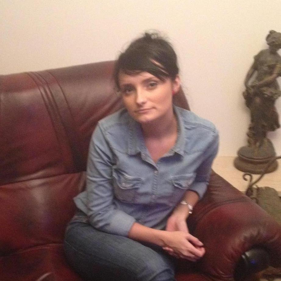 hi ich bin single! wer sich melden mag kann das auf http://t.co/Wre52dLmol  machen! ich bin dort mit dem usernamen MarthaSuess on