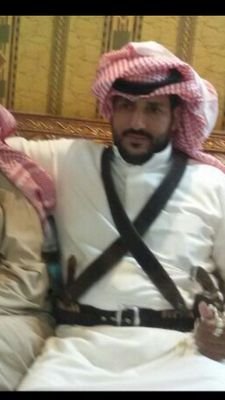 ‏‏أحب أخاوي لي رفيقن سنافي
    من روس قومن ينطحون الطوابير
راعي الفعايل لاحصل لي خلافي
      مشكاي لاضاقت علي التدابير