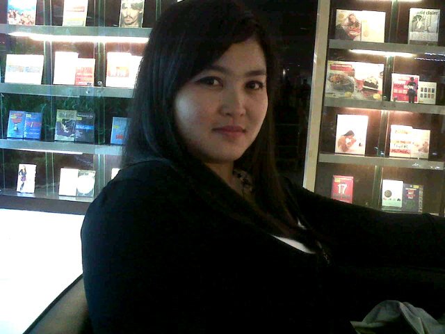 just an ordinary woman, always try to do the right thing and live my life