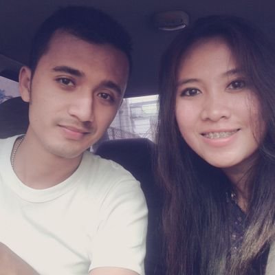 Muslim. Anak kedua bapak ibu, adek tercantiknya mbak desita anggraeni