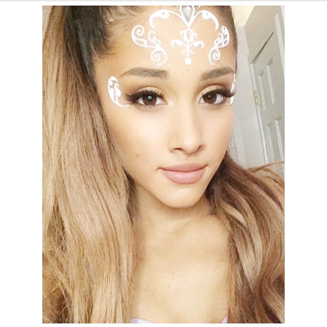 Ariana Grande is my everything...She followed 28/09/13 'My loves' are my family