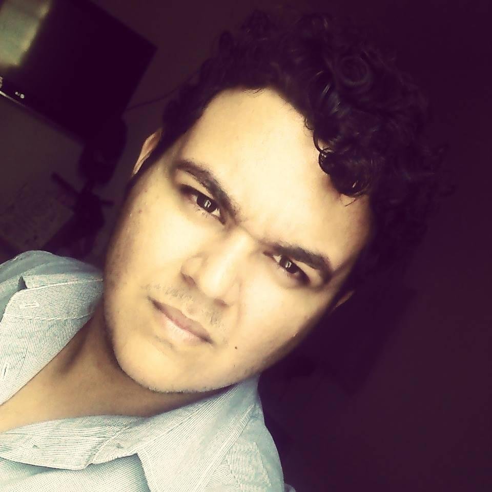 ╚Apenas mais um em meio a multidão , porém junto daquele que é bem maior que a multidão .
Jesus Cristo Meu Senhor ...